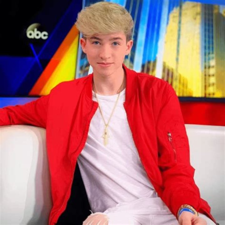 Cash Baker Height, Weight, Age, Net Worth, Family, Bio, Salary
