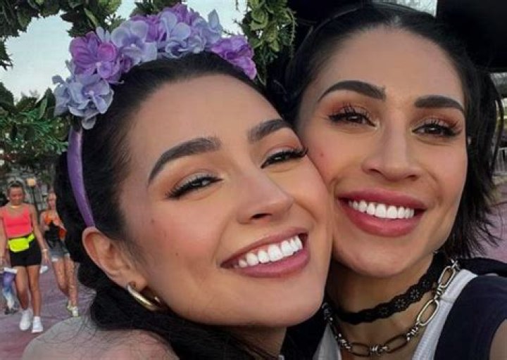 Cassie Steele Bio, Sister, Age, Boyfriend, Married, Husband, Family