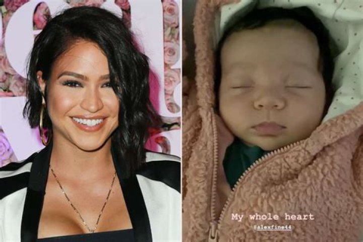 Cassie Unveils First Photos of Newborn Daughter's Face
