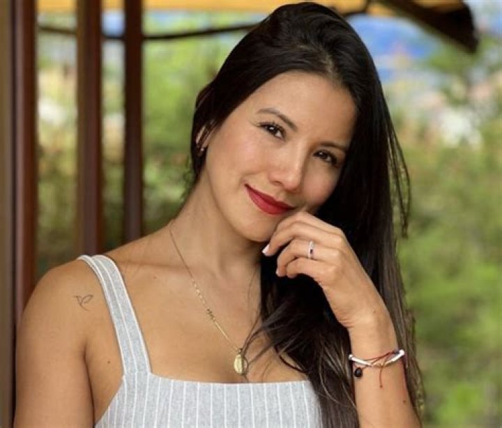 Caterin Escobar in Bathing Suit Says "Get in the River" &mdash; Celebwell