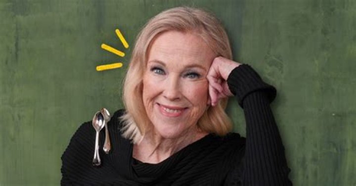 Catherine O'Hara Recreates an Iconic HOME ALONE 2 Scene Nerdist