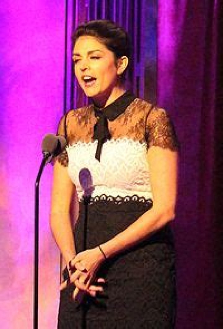 Cecily Strong Wikipedia