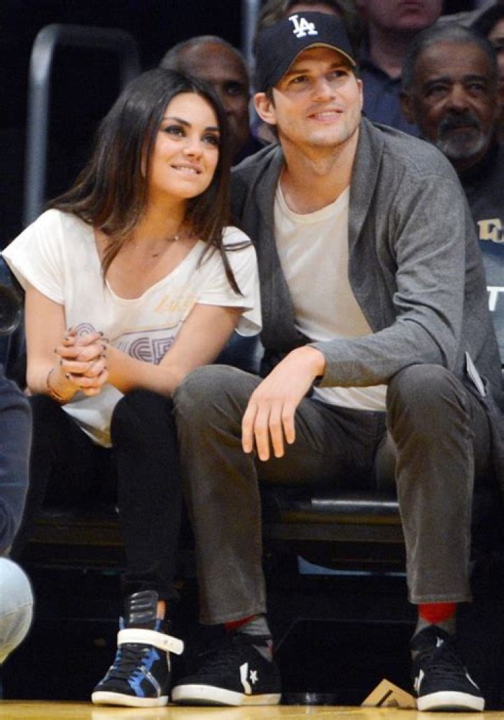 Celebrity Ashton Kutcher Weight, Height and Age