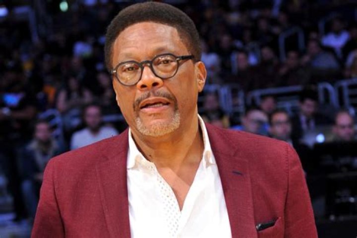 Celebrity judge Greg Mathis accused of spitting on Detroit valet driver