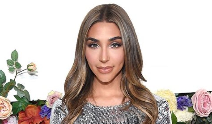 Chantel Jeffries shares a very public display of affection with
