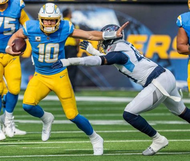 Chargers Justin Herbert got a haircut and everyone made jokes