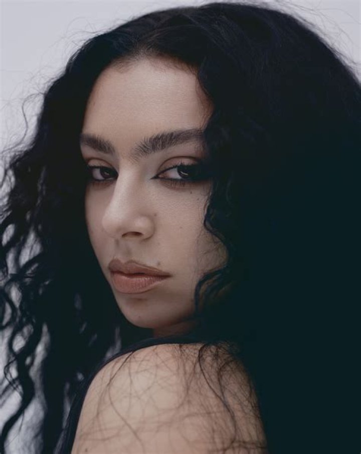 Charli XCX lan&ccedil;a "After The Afterparty", primeiro single de seu pr&oacute;ximo