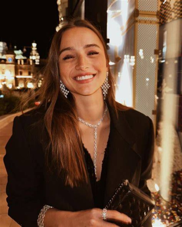 Charlotte Sine Wiki, Age, Height, Boyfriend, Husband, Parents, Net