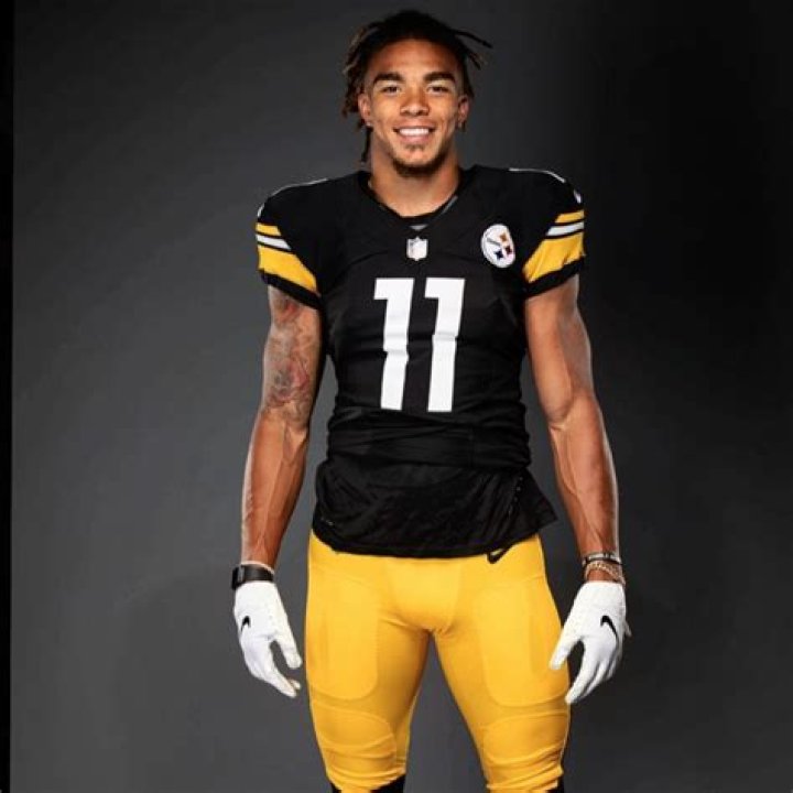 Chase Claypool's Girlfriend Kennedy Minko? (Bio, Wiki)