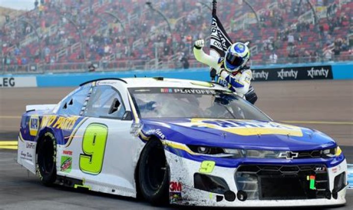 Chase Elliott Bio, Net Worth, Age, Facts, Dating, Girlfriend, Family