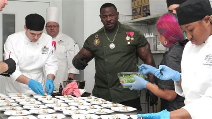 Chef Andre Rush height How tall is Chef Andre Rush?