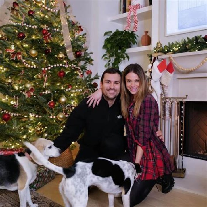 Cheryl Scott Age Bio, Fiance, Wedding, Weather, Salary and Net Worth