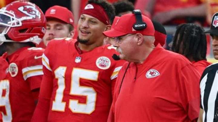 Chiefs could make Tyreek Hill’s contract extension early offseason