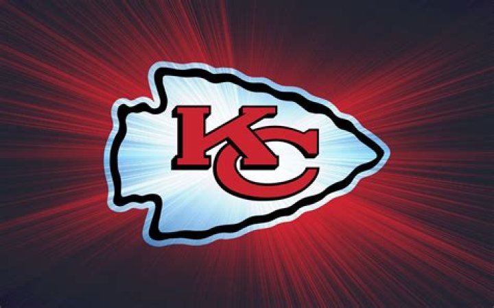 Chiefs' Chad Henne and wife celebrate Super Bowl win, retirement