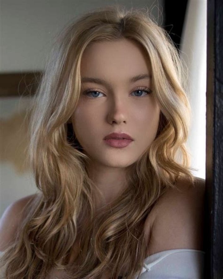 Chloe Rose Robertson Chloe Rose Robertson