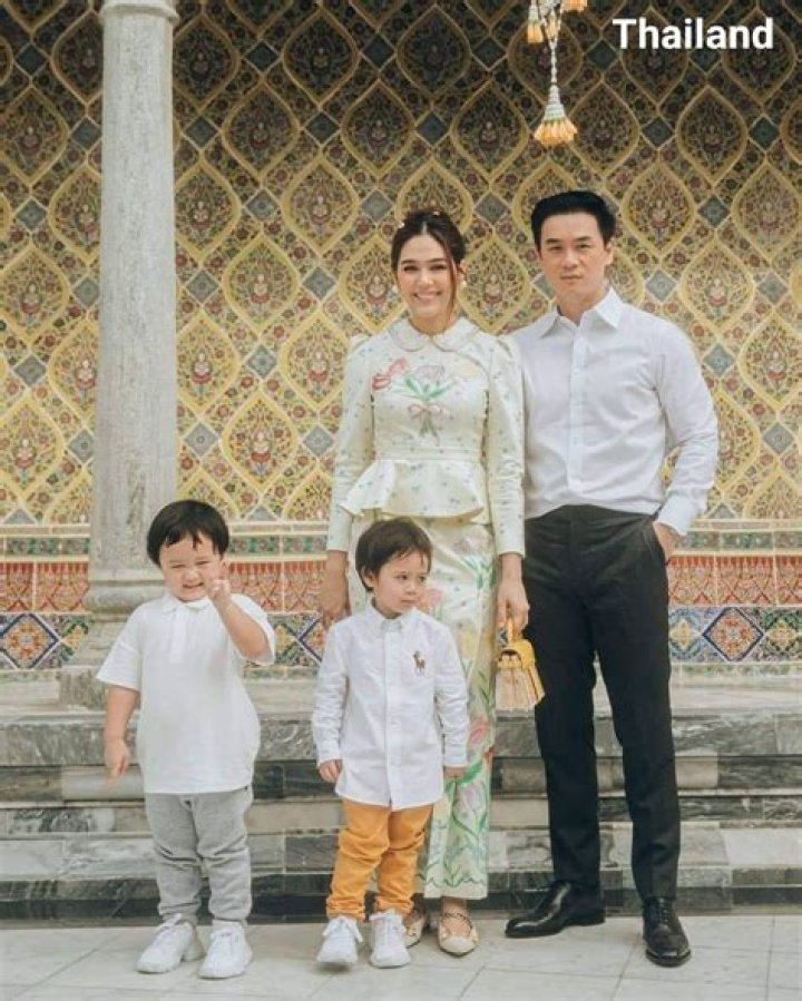 Chompoo Araya in Thai Traditional costume 🇹🇭