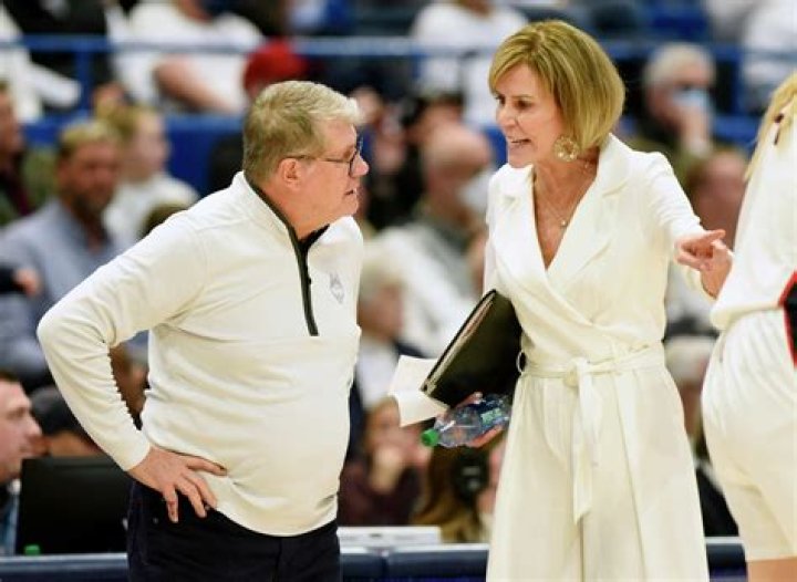 Chris Dailey UConn Wikipedia, Husband, Married, Salary, Age, Height