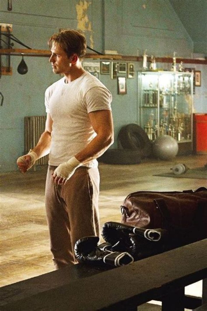 Chris Evans protects his feet with prosthetics as he shoots Captain