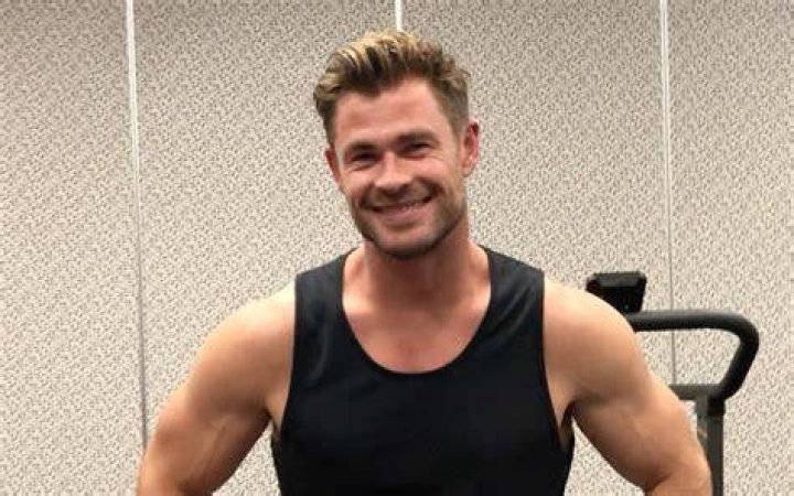 Chris Hemsworth Admits He's A Feminist & His MatterOfFact Attitude