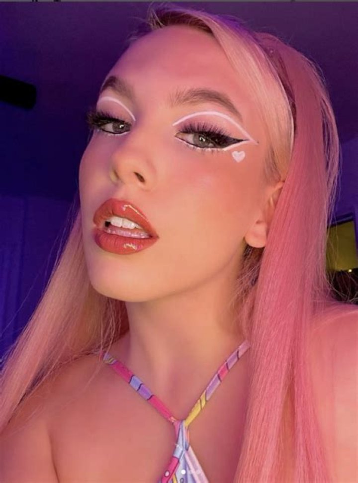 Chrissy Chlapecka (TikTok Star) Wiki, Age, Boyfriend, Family, Facts