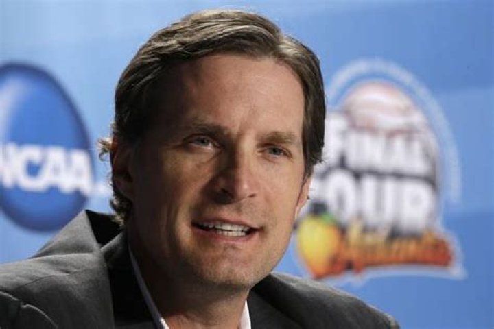 Christian Laettner Reaches Deal to Repay Investors WSJ