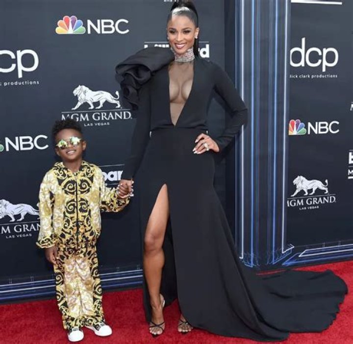 Ciara Bio, Net Worth, Height, Son, Wiki, Feet, Husband and Russell