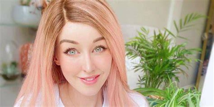 Clare Siobhán (Youtuber) Wiki, Bio, Age, Height, Weight, Figure Stats