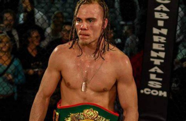 Clarksville MMA Fighter wins world championship title