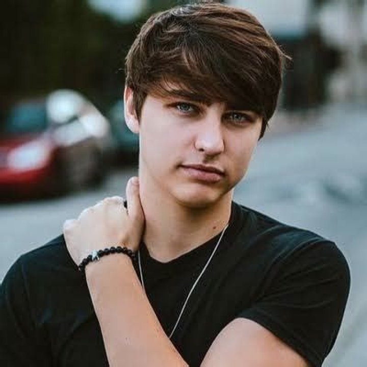 Colby Brock bio Age, height, net worth, girlfriend, is he gay? Legi