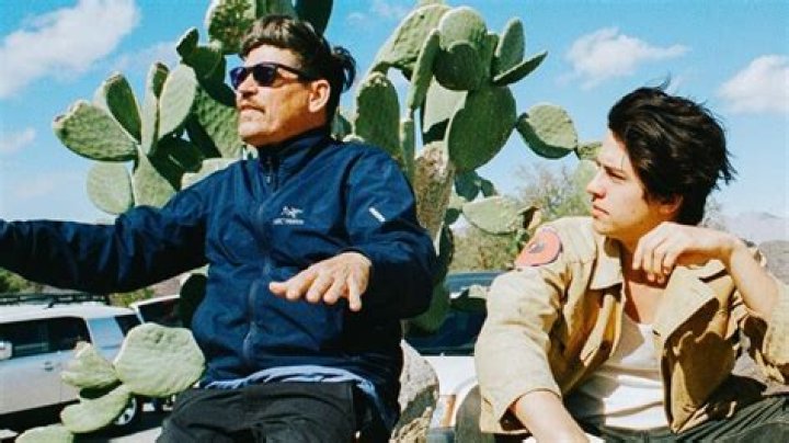 Cole Sprouse with his Father Moda de ropa, Fotos de artistas famosos