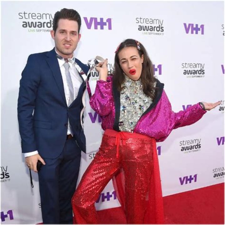 Colleen Ballinger Net Worth Husband Famous People Today