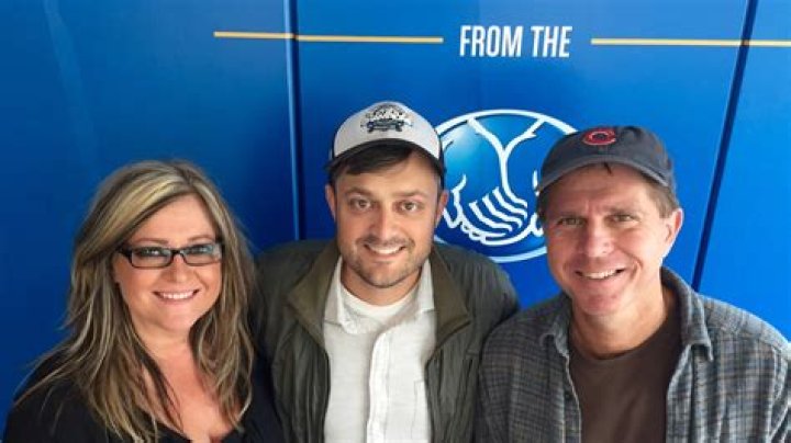 Comedian Nate Bargatze has a pretty unique family WGN Radio 720