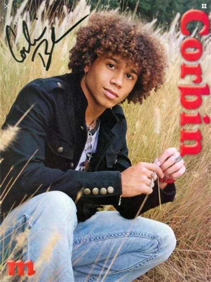 Corbin Bleu keeps HSM fans happy