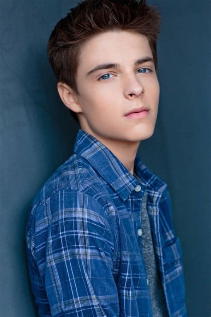 Corey Fogelmanis Bio, Wiki, Age, Height, Girlfriend, Family, Films