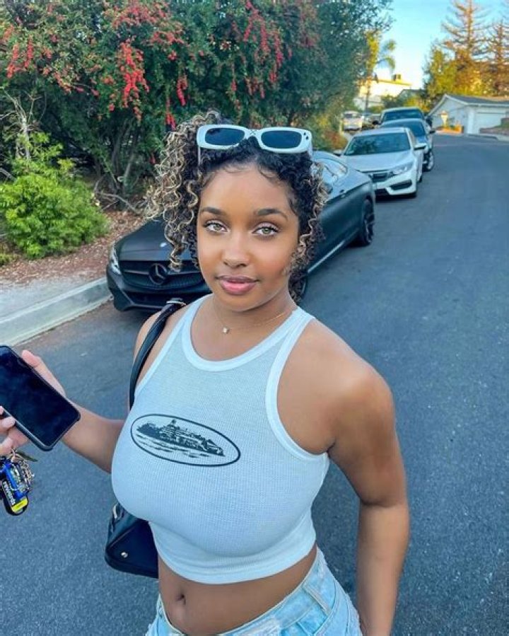 Corie Rayvon Net Worth, Salary, Age, Height, Weight, Bio, Family, Career
