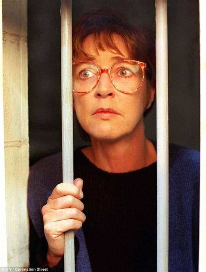 Coronation Street spoiler Sally Webster to be jailed Daily Mail Online