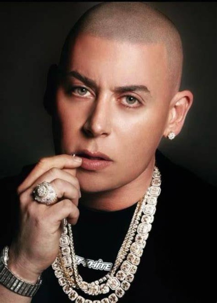 Cosculluela Height, Weight, Family, Facts, Spouse, Education, Biography