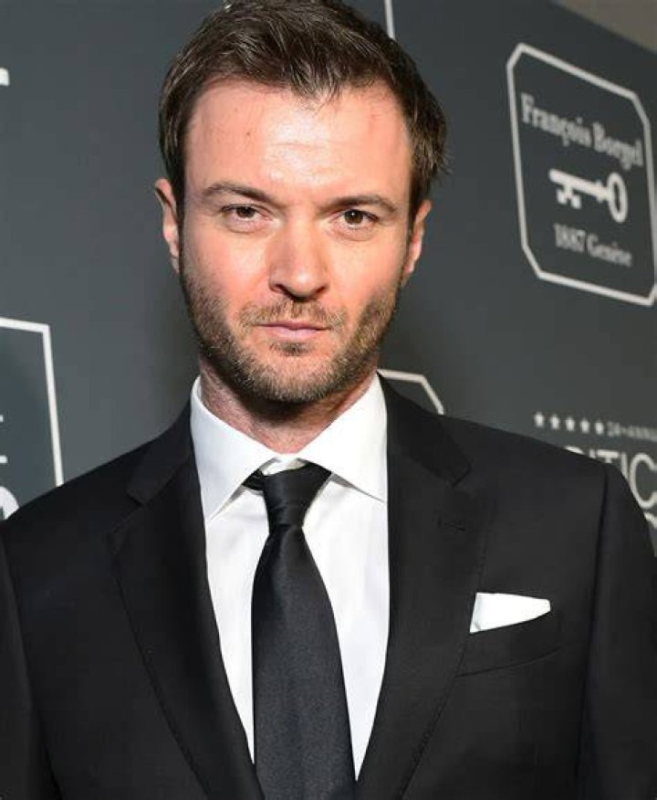 Costa Ronin Biography, Movies, Birthday, Age, Family, Wife, Photos