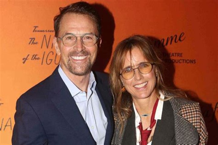 Costars T&eacute;a Leoni and Tim Daly take their romance offscreen Page Six