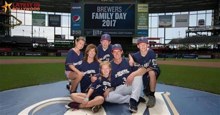 Craig Counsell Wife, Who Is Michelle Counsell? Children, Family, Net Worth