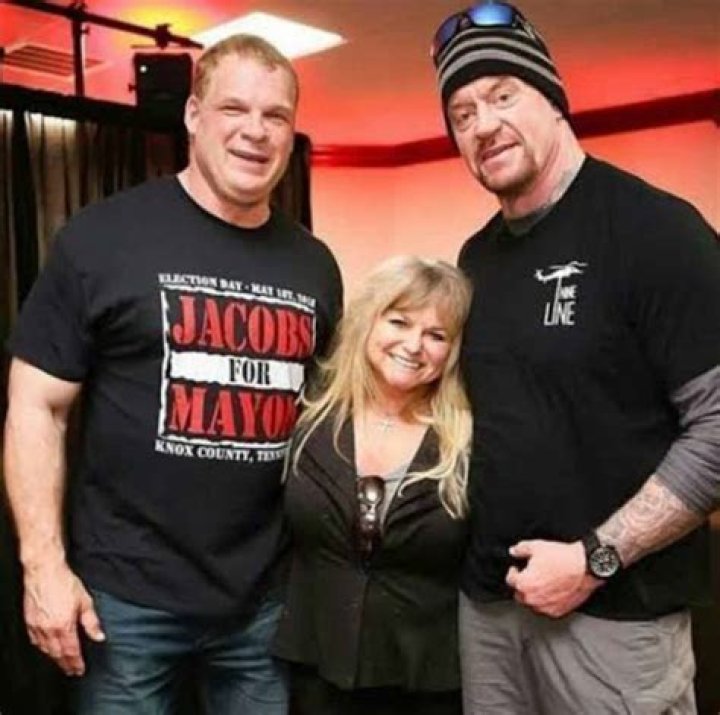 Crystal Maurisa Goins Inside the Life of Kane's Wife!