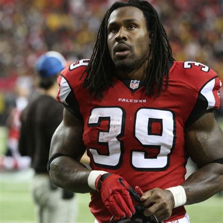 Cutting Steven Jackson seems like an inevitable move for the Falcons