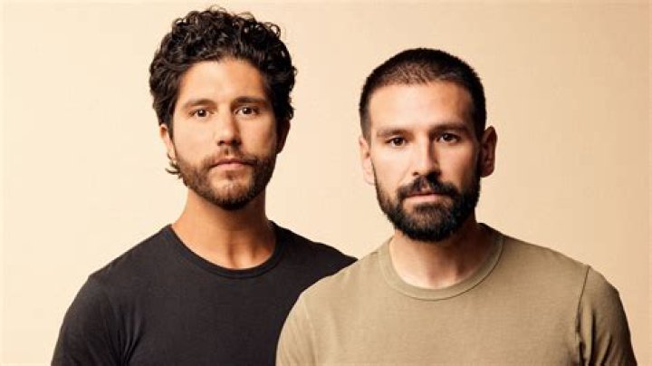 Dan + Shay's Shay Mooney says he's lost almost 50 pounds on health