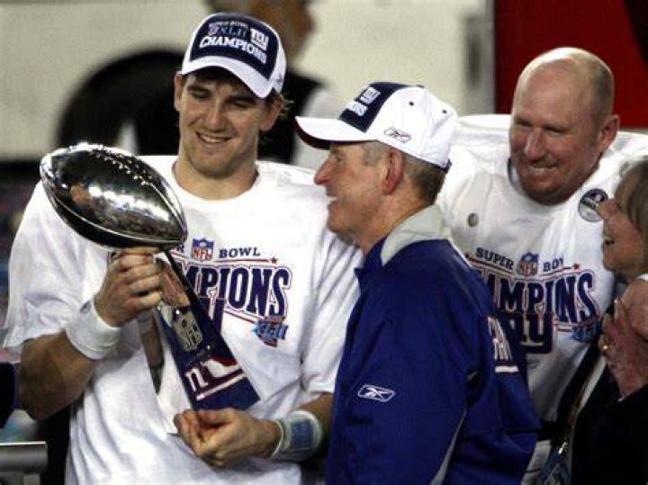 Dan Marino, Eli Manning & Ryan Clarks Super Bowl Ad For Stella Artois Hollywood Life