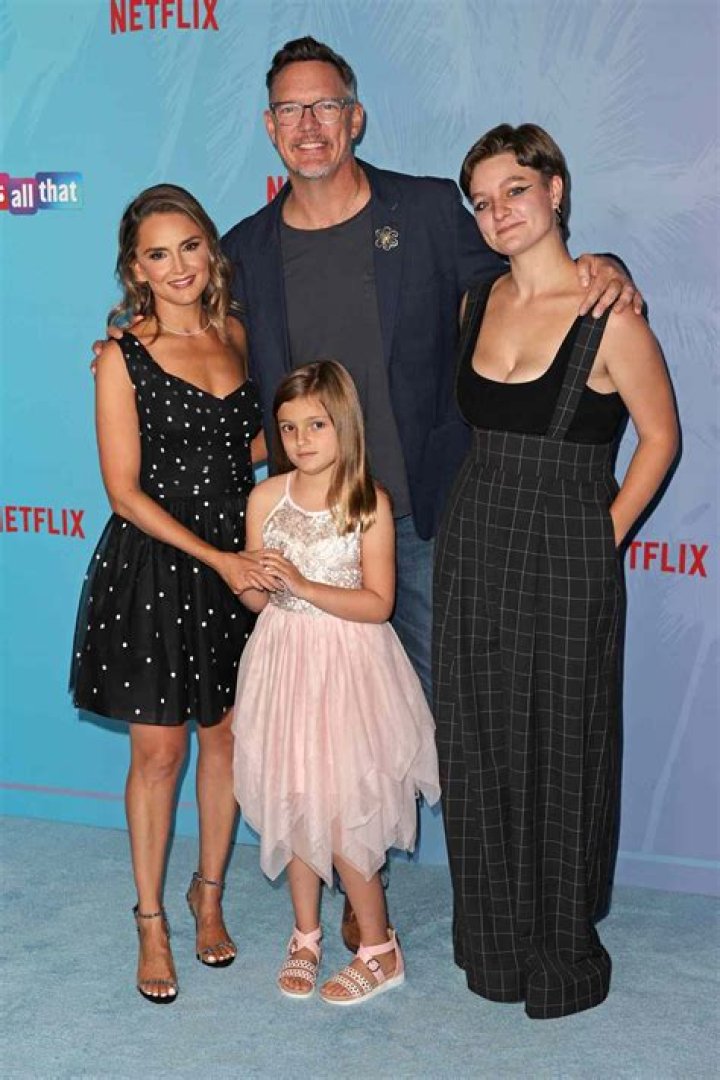 Daniel and wifey Rachel Leigh Cook. They are adorable. Daniel gillies