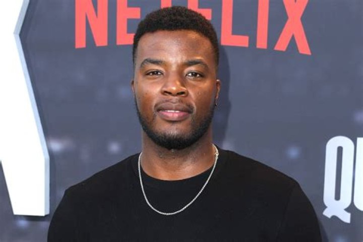 Daniel Ezra's Parents and Personal Details with Net Worth