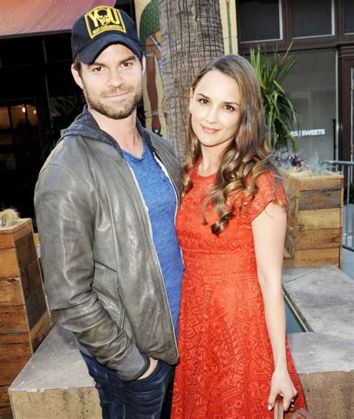 Daniel Gillies Gets Girlfriend Julia Misaki's Support at Home