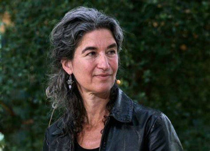 Danielle Hirsch หน้าหลัก