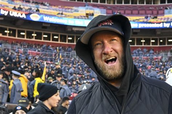 Dave Portnoy rips 'ahole' critics in rant about wedding look