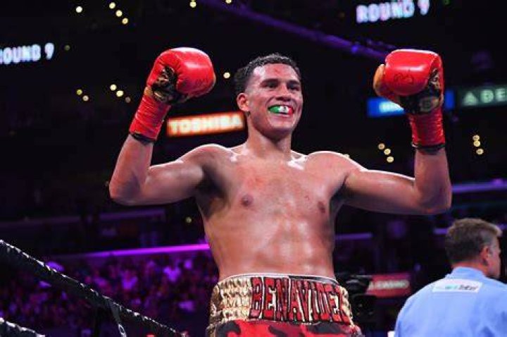 David Benavidez easily makes weight, set for Showtime main event Bad